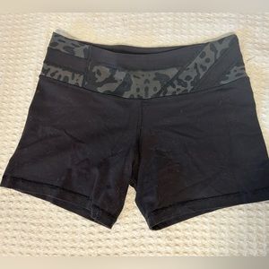 Lululemon groove short 3” inseam size 6